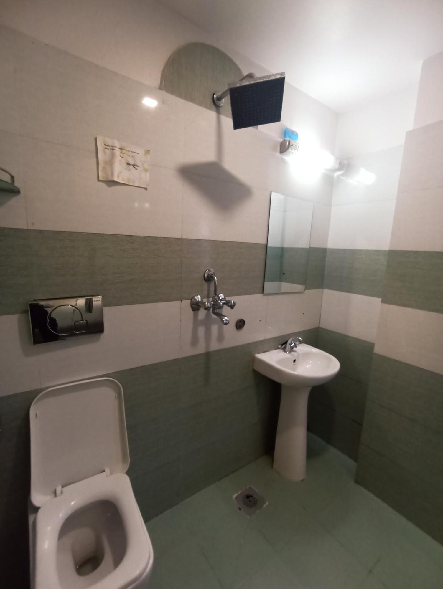 Hotel Prakash International Hetauda Ruang foto